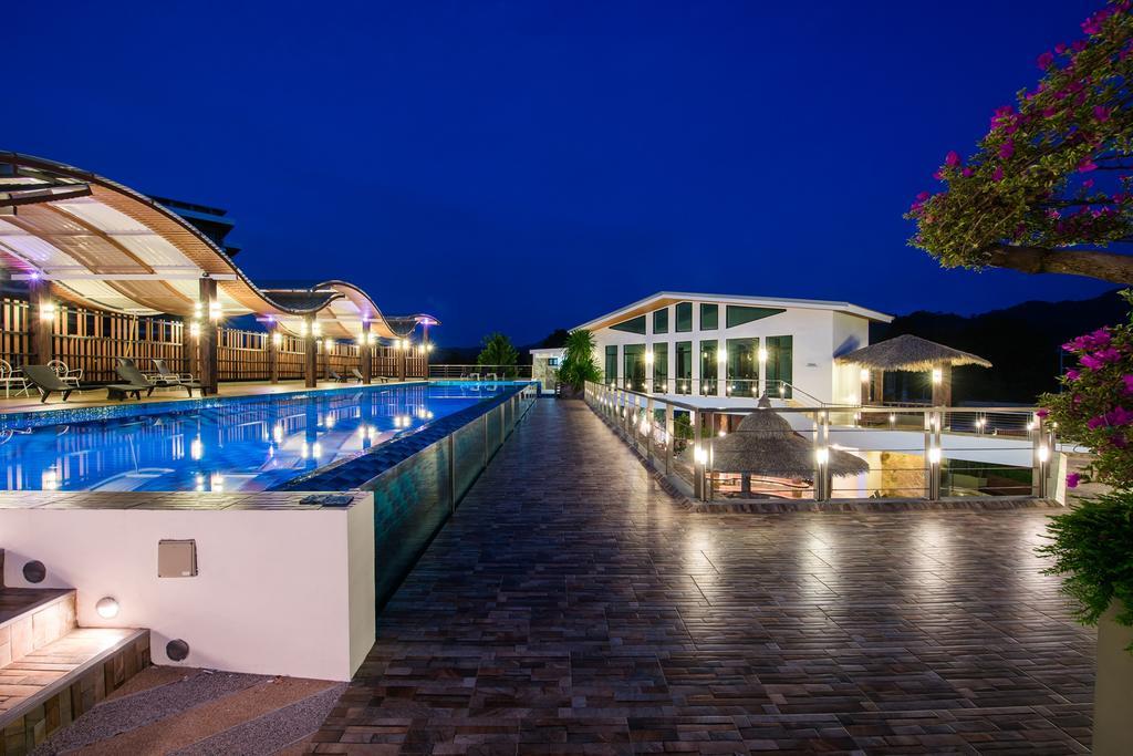 Chalong Miracle Lakeview Phuket Exterior foto