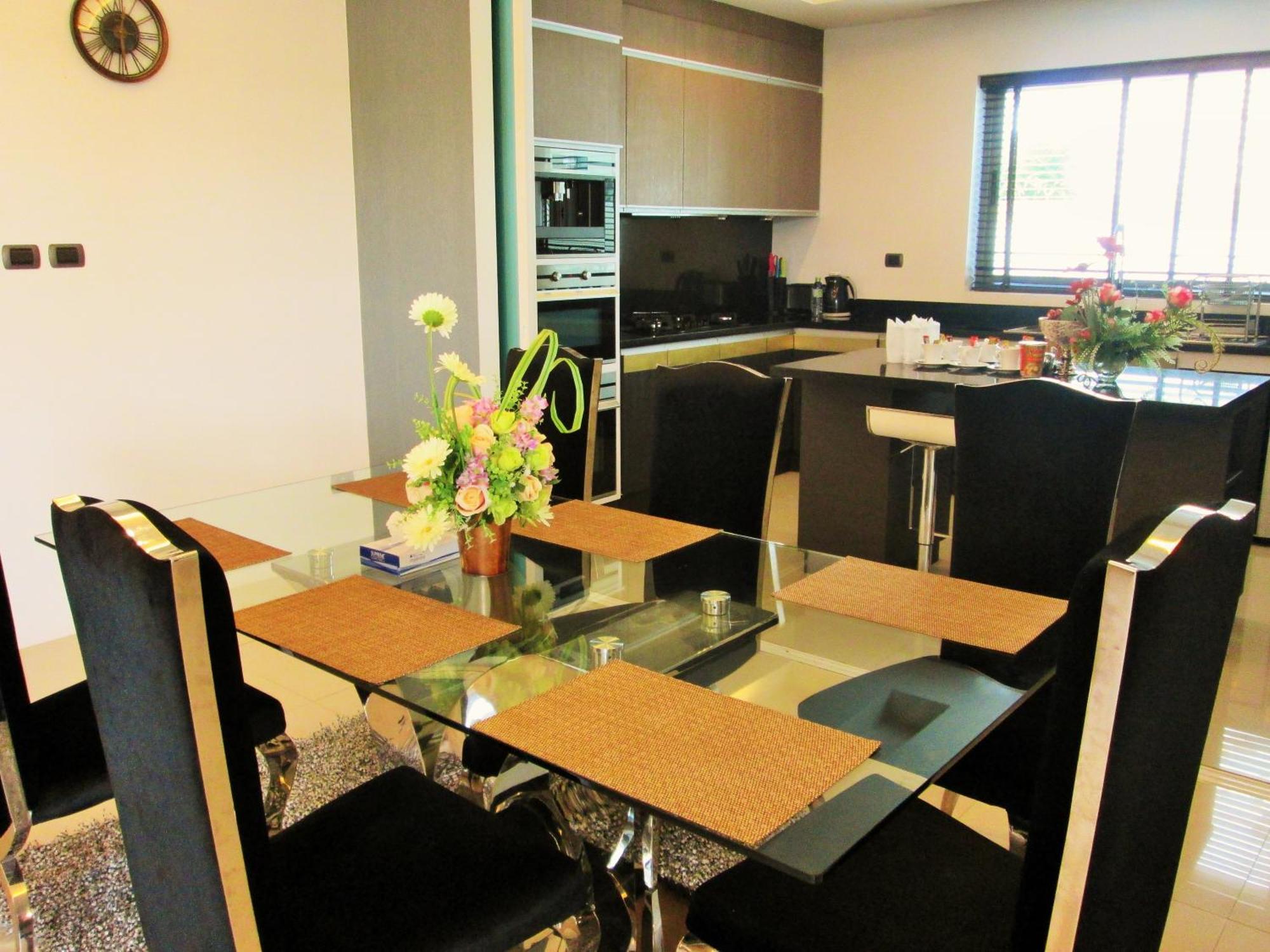 Chalong Miracle Lakeview Phuket Zimmer foto