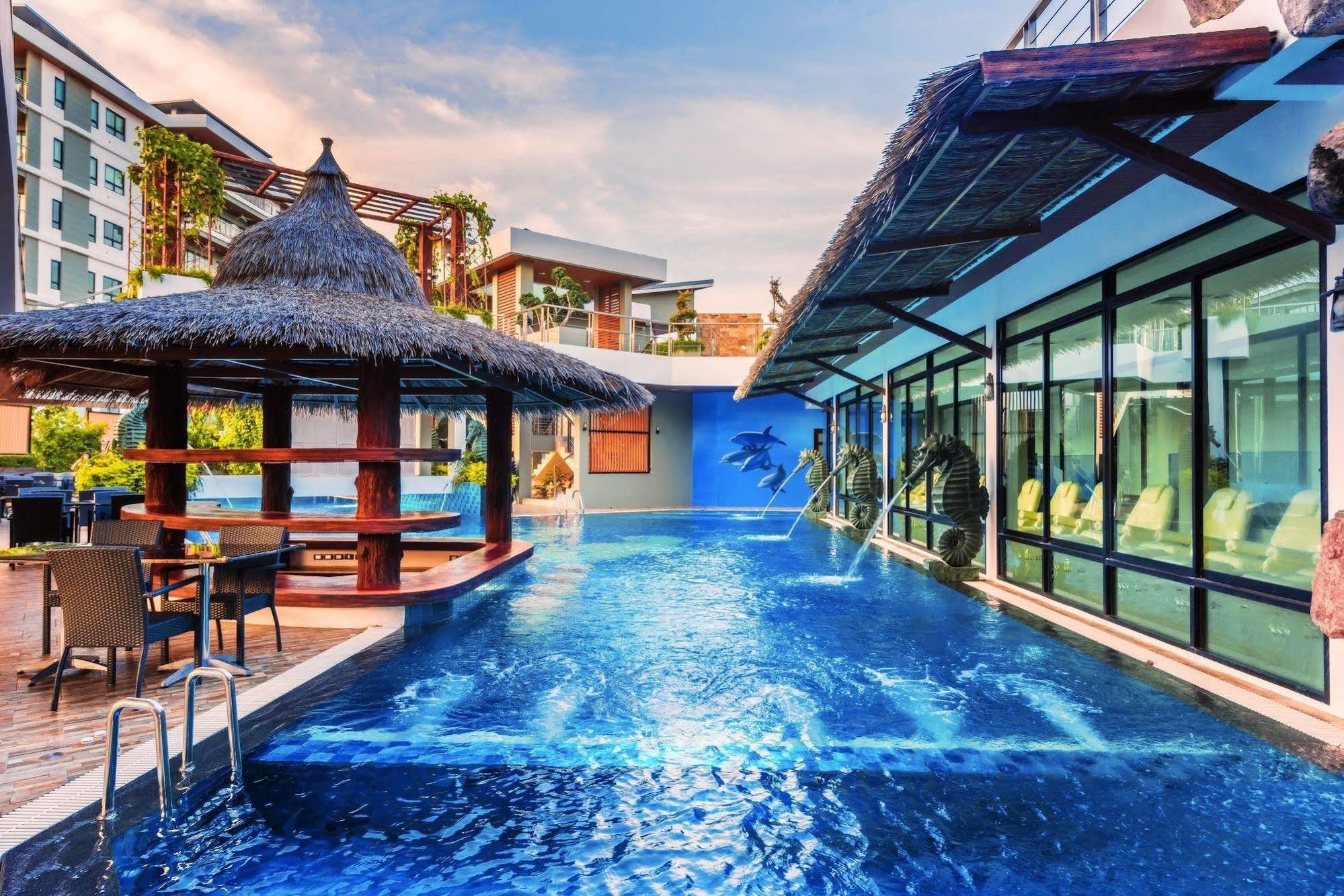 Chalong Miracle Lakeview Phuket Exterior foto